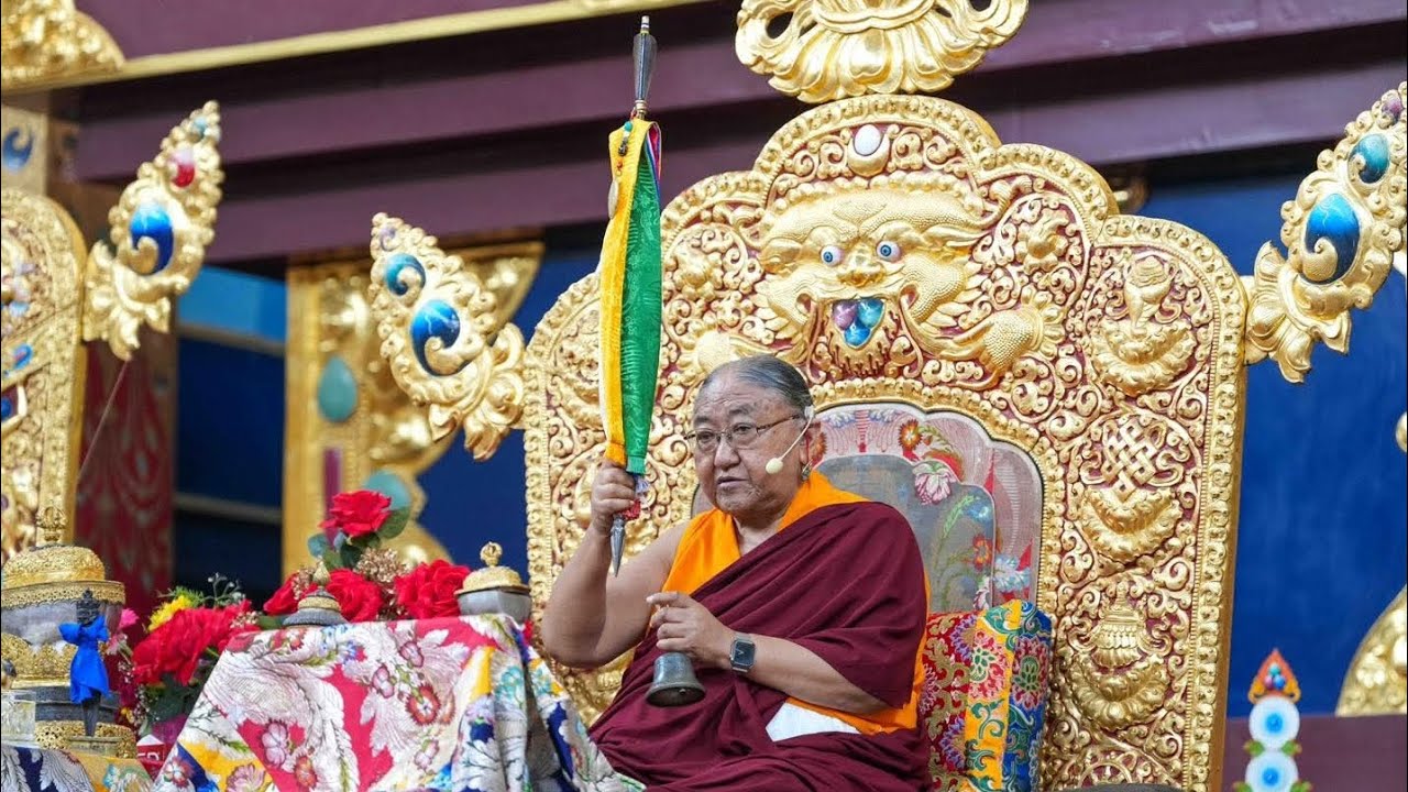 ༧ས་སྐྱ་གོང་མ་རིན་པོཆེ་མཆོག་རྣམ་གྲོལ་གླིང་དུ་ཞབས་སོར་འཁོད་པ།