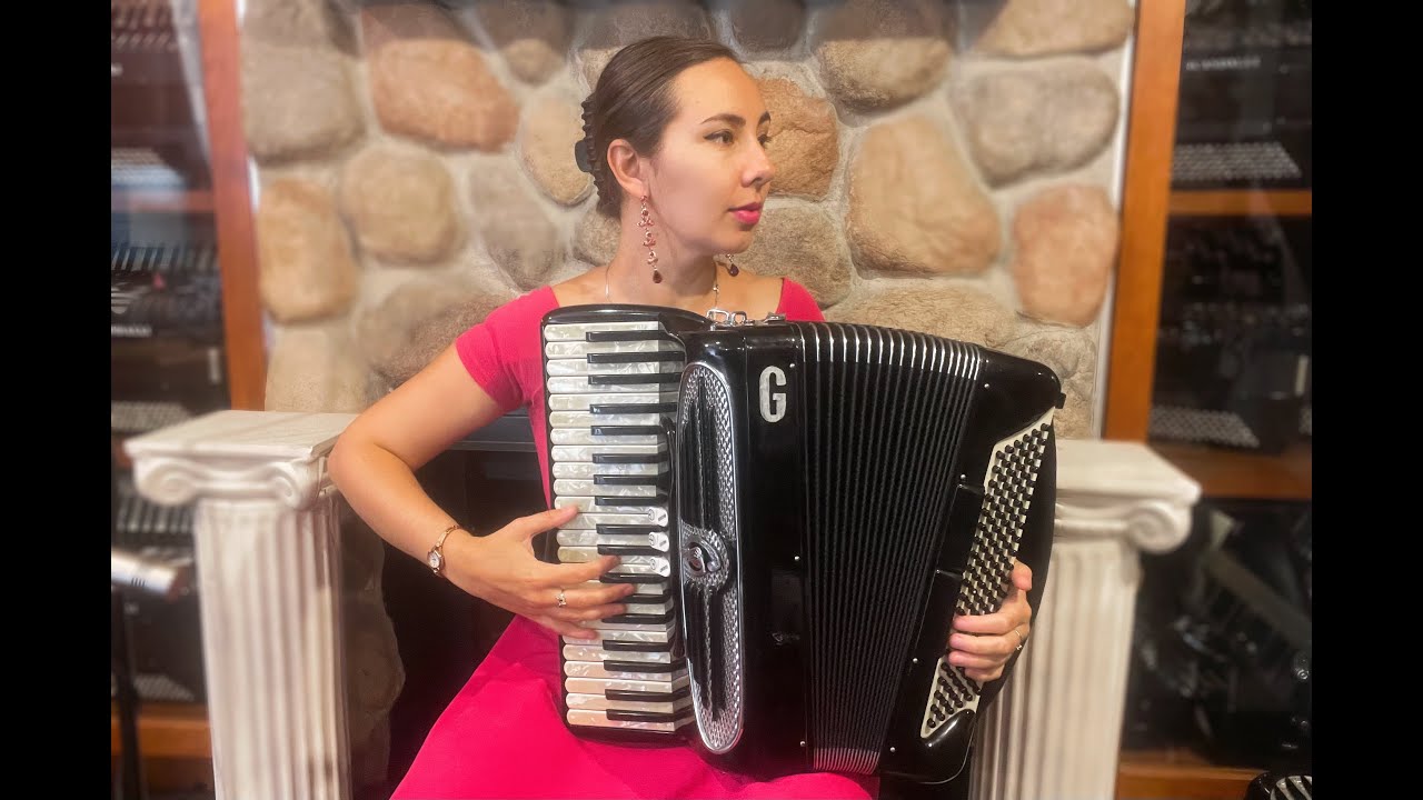 6432 - Black Giulietti S32 Piano Accordion LM 41 120 $999