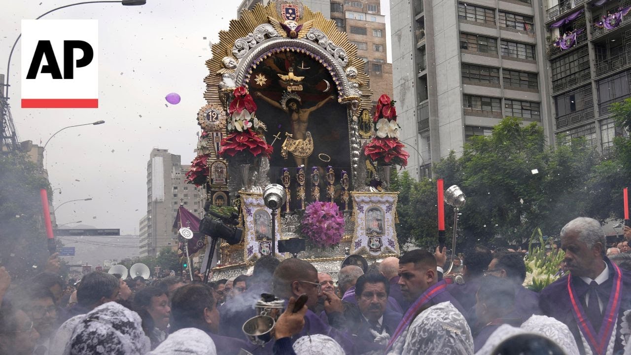 Thousands worship the Lord of Miracles in Lima