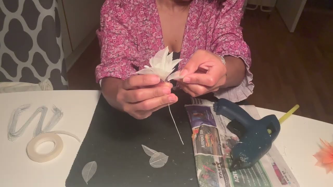 From Leaves to Art! 😍 2 DIY Skeleton Leaf into Flowers + Bottle Decor Tutorial Is Breathtaking! 🌸😱