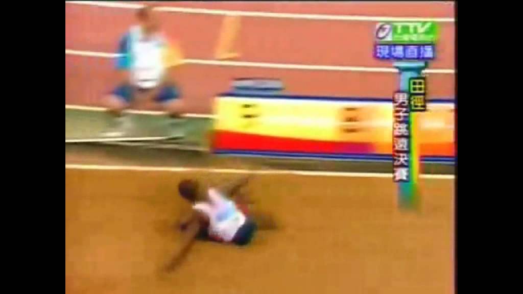 Long Jump slow motion form analysis - Dwight Phillips, Mitchell Watt, Ngonidzashe Makusha