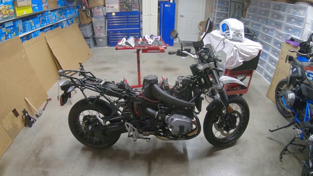 BMW R nine T Urban GS Battery & Air Filter Service