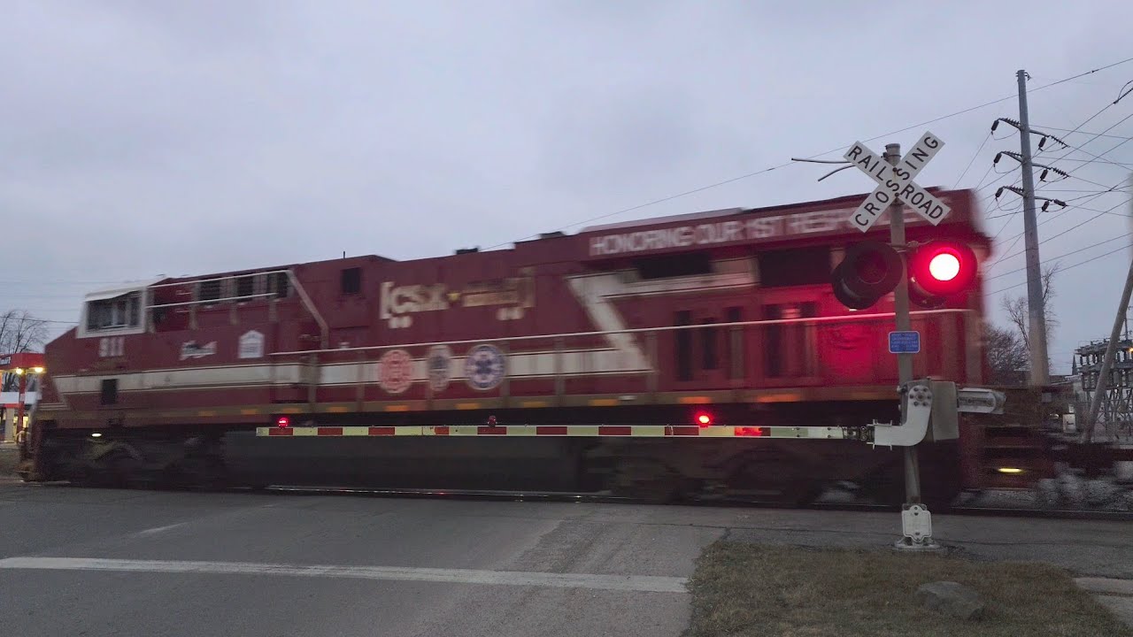 CSX 911 (Spirit of 1st Responders) Manimodal North | Detroit St. (US-68) Grade Crossing, Kenton, OH