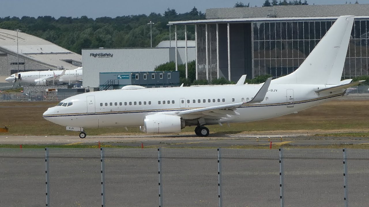 Royal Jet Boeing 737 BBJ A6-RJV Departs Farnborough - A320 NEO G-KELT Arrives! #bizjet