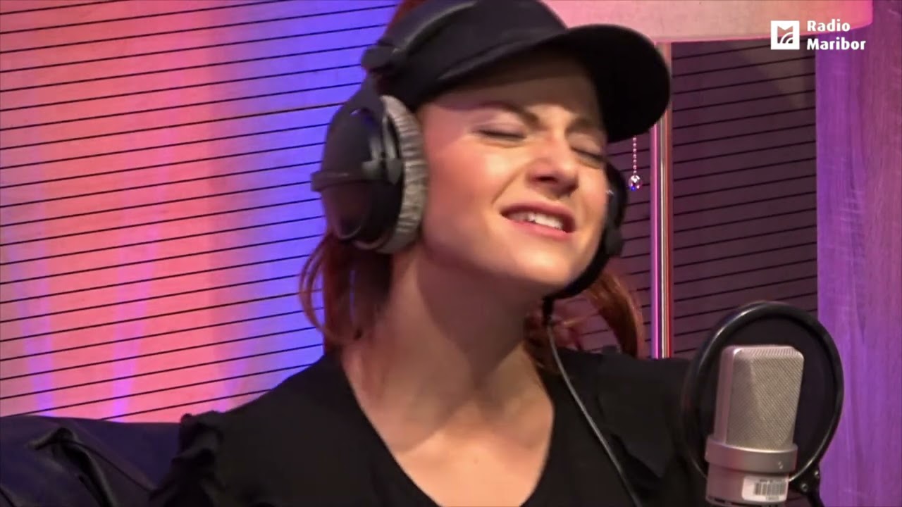 TANJA ŽAGAR - Tiho, tiho čas beži