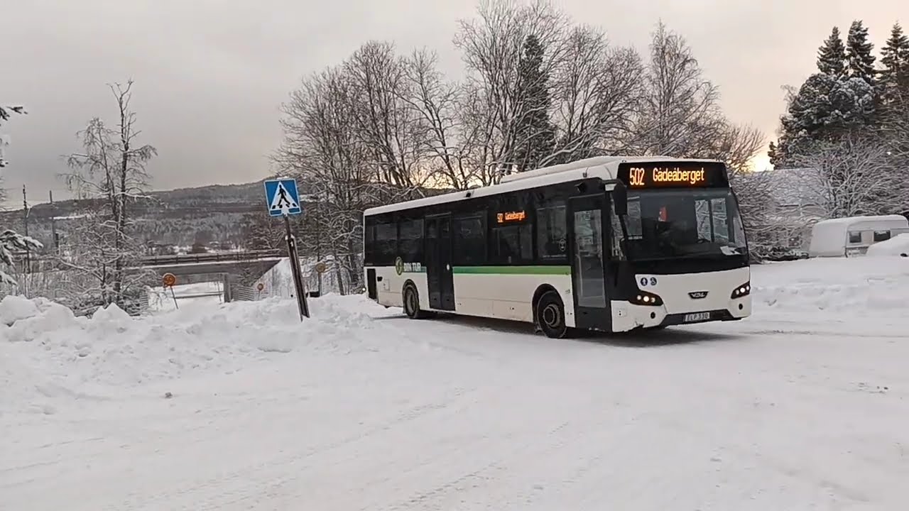 Din Tur buss & X62 Norrt&aring;g i H&auml;rn&ouml;sand