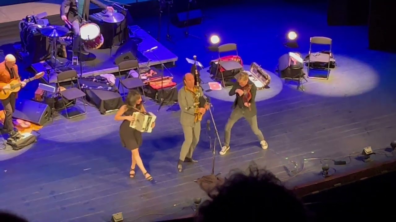 Carlos Núñez en el Teatro Colón (La Coruña) 16/12/2022 (2)