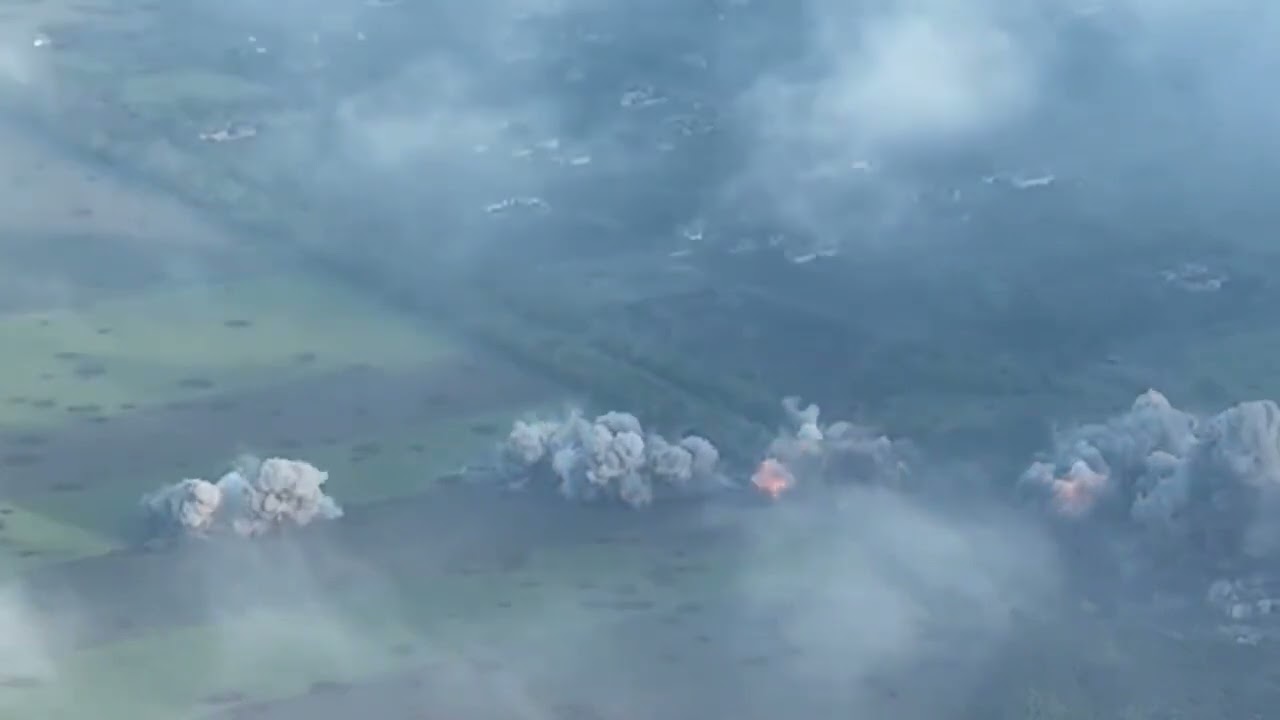 Ostrzał pozycji Sił Zbrojnych Ukrainy amunicją termobaryczną z TOS-1A &bdquo;Sołncepiok&rdquo;