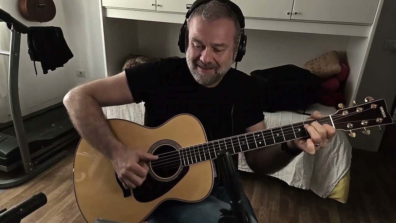 Futura - Lucio Dalla Chitarra Acustica - omaggio..