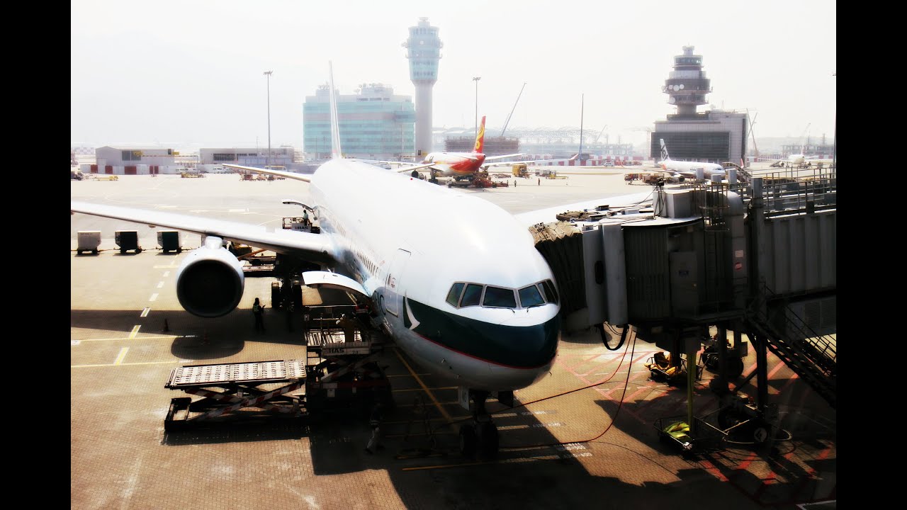 Cathay Pacific Airways B777-300 Flight Experience: CX735 Hong Kong to Singapore