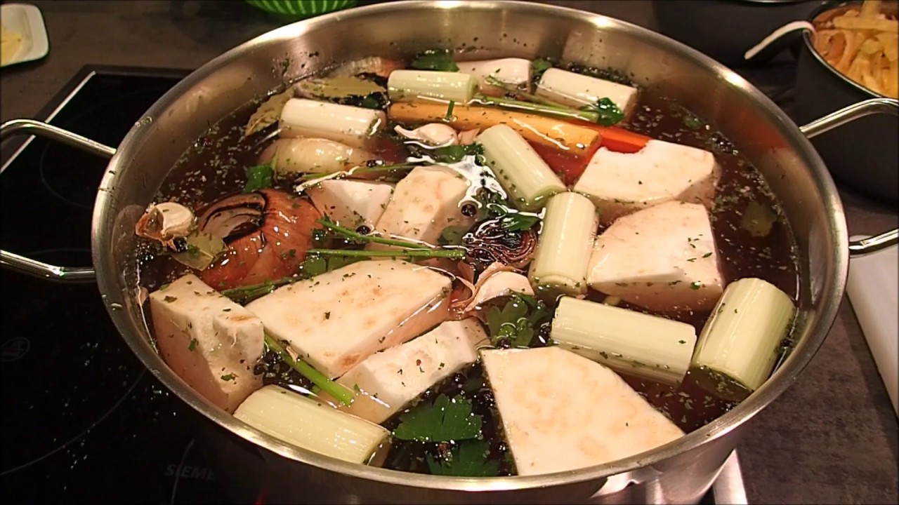 Rindsuppe mit Grießnockerl