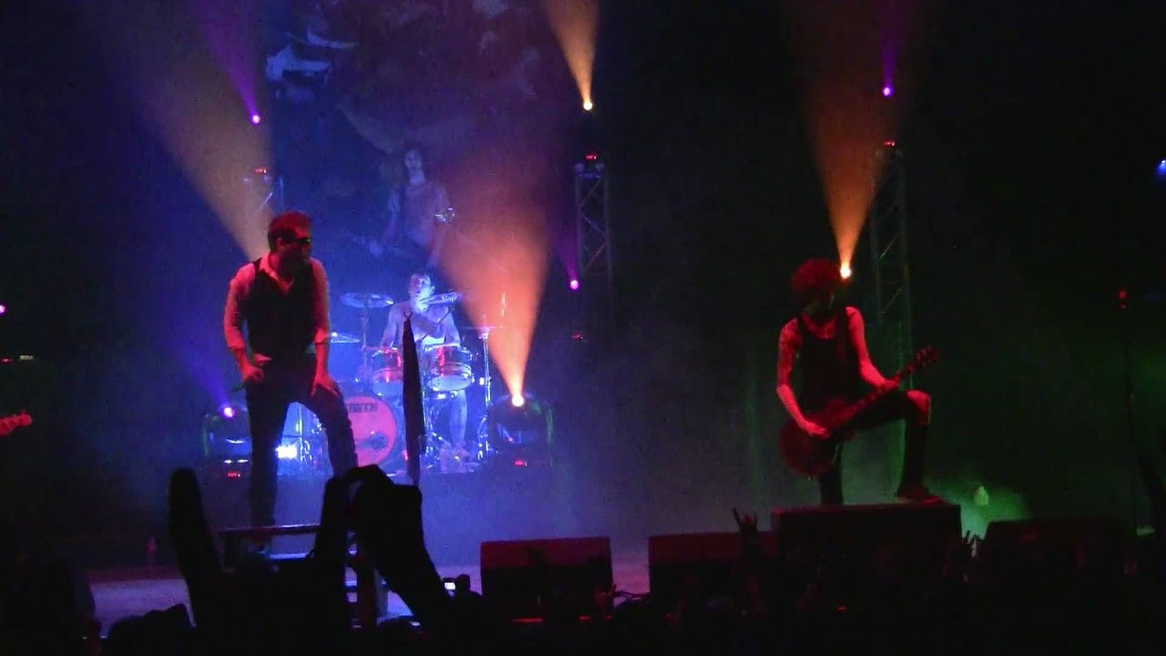 2011.03.14 Asking Alexandria - Morte et Dabo NEW SONG HD (Live in St. Louis)
