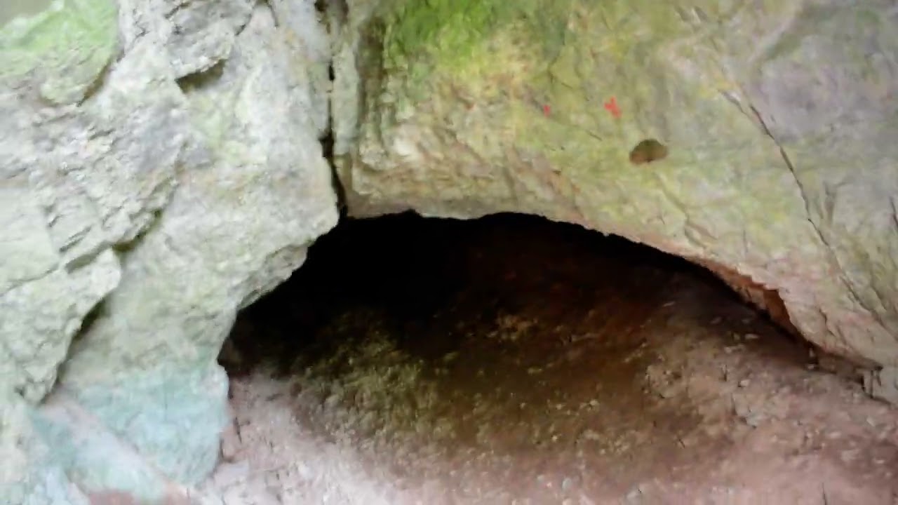 IZVOR REKE CRNI TIMOK U SELU KRIVOM VIRU, A VODA BELA (BISTRA)!!!