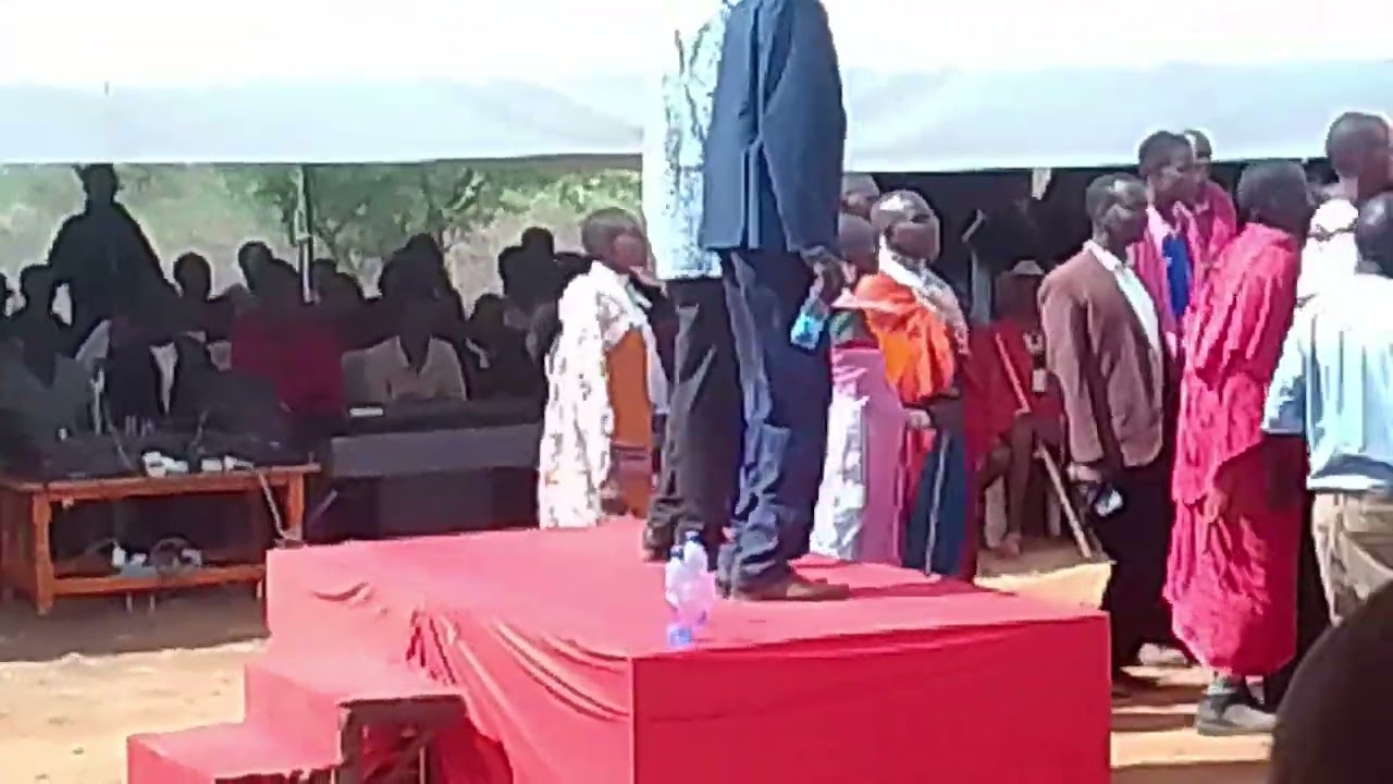 ETON AKE EETA ENAJO ENKAI TENANU (performing at kipi daughter graduation)