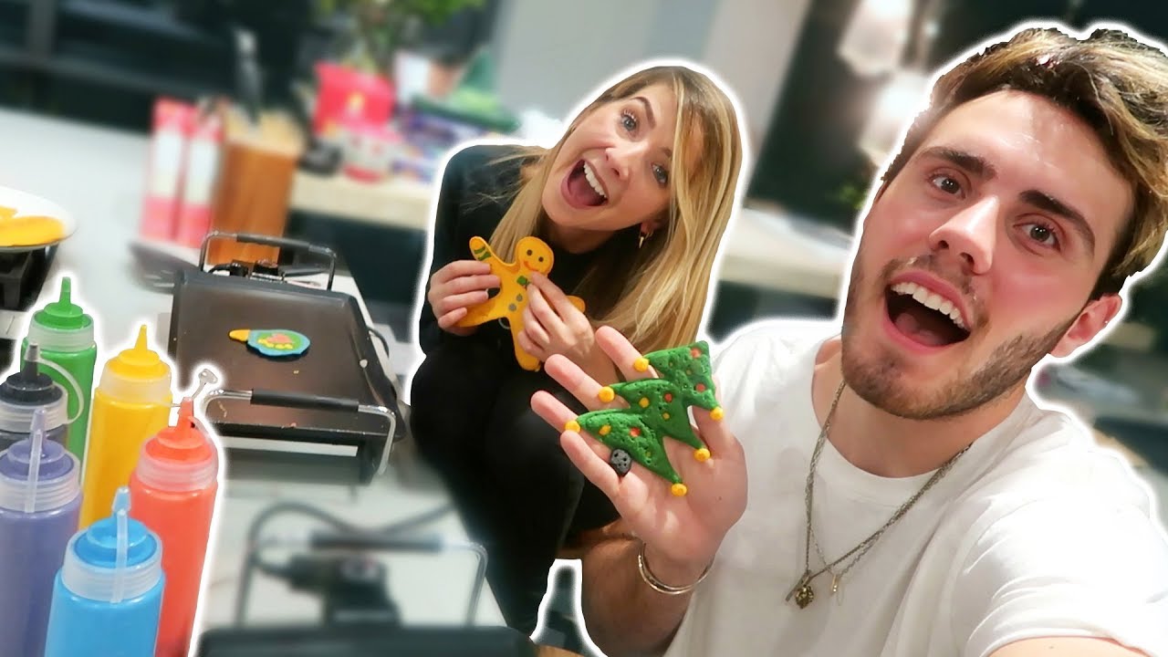 CHRISTMAS PANCAKE ART CHALLENGE! *DIY*