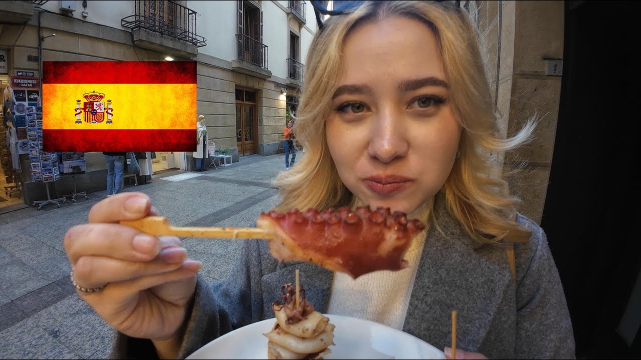 Probando comida callejera en ESPAÑA ( en la hermosa ciudad de Donostia)
