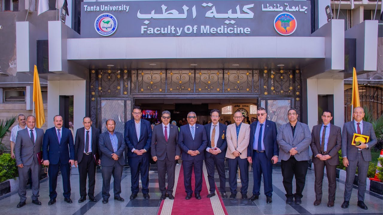 رئيس الجامعة يكرم القطاع الطبى بمستشفى الجراحات الجديدة بمناسبة الحصول على اعتماد الجهار .. 6-7-2025