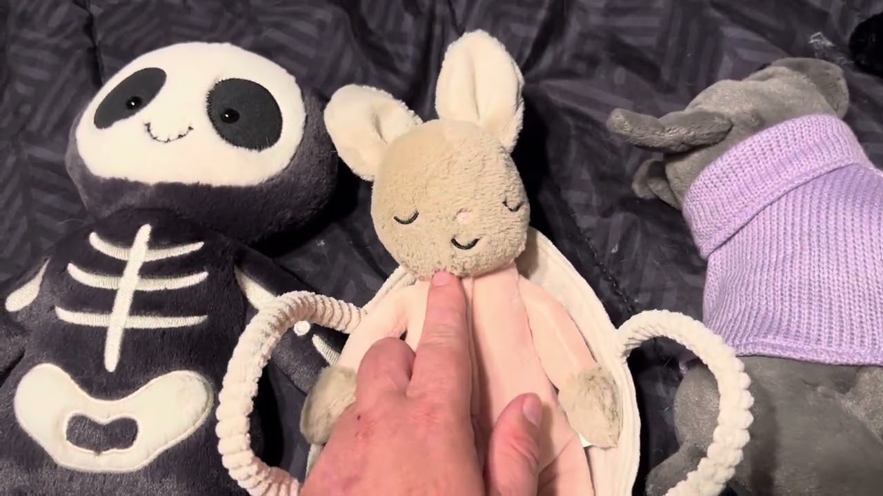 Jellycat haul (my mom passed away this is how I’m coping)