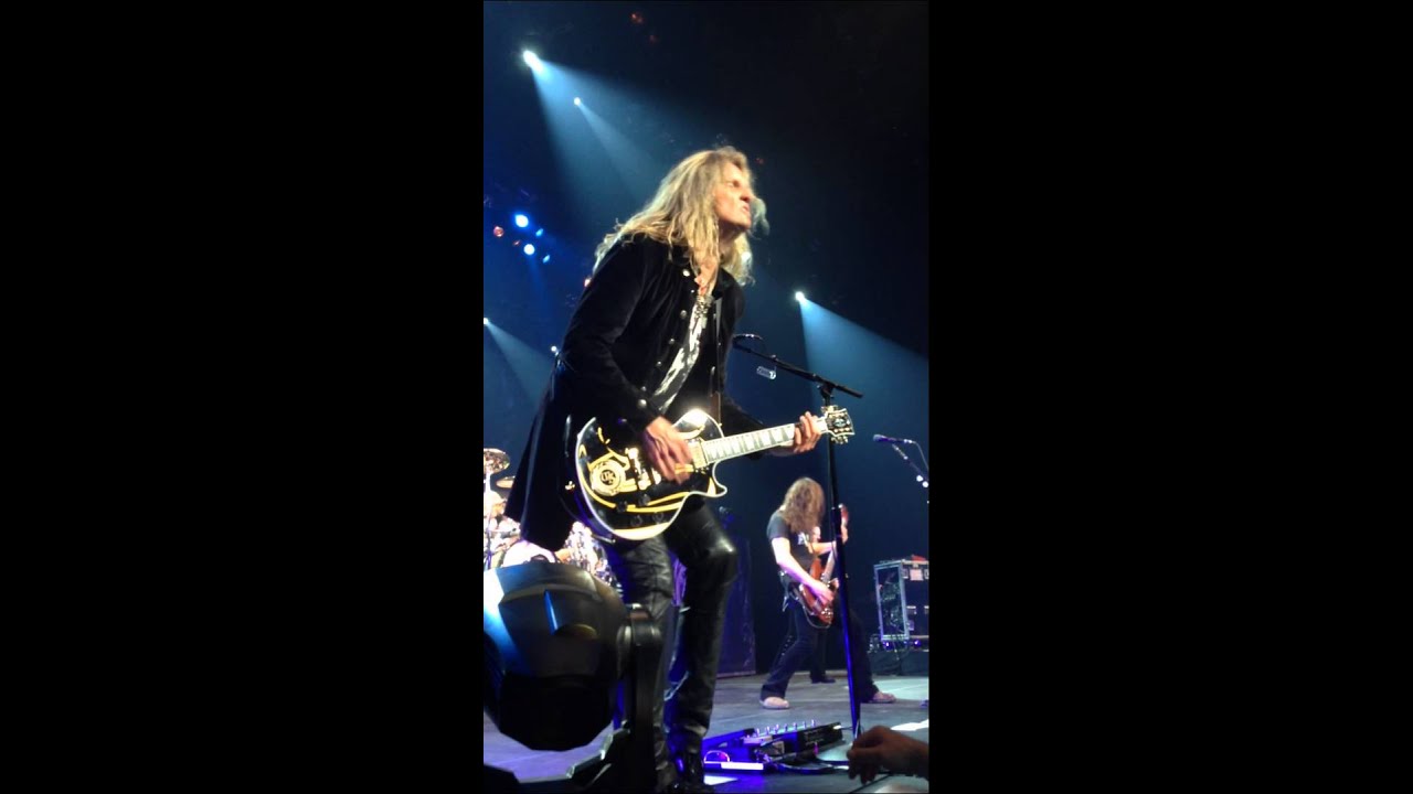Whitesnake Casino Rama July 2, 2015 ...In the Still of the Night ... Best song ever 😍