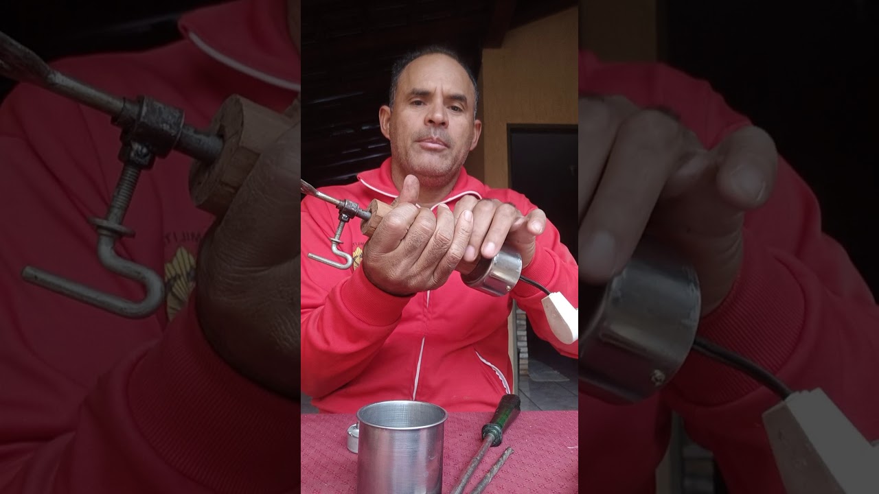 Espeto giratório com motor de microondas