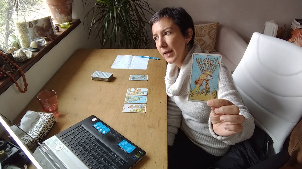 Mira cómo es una sesión de Tarot a distancia (primera parte)
