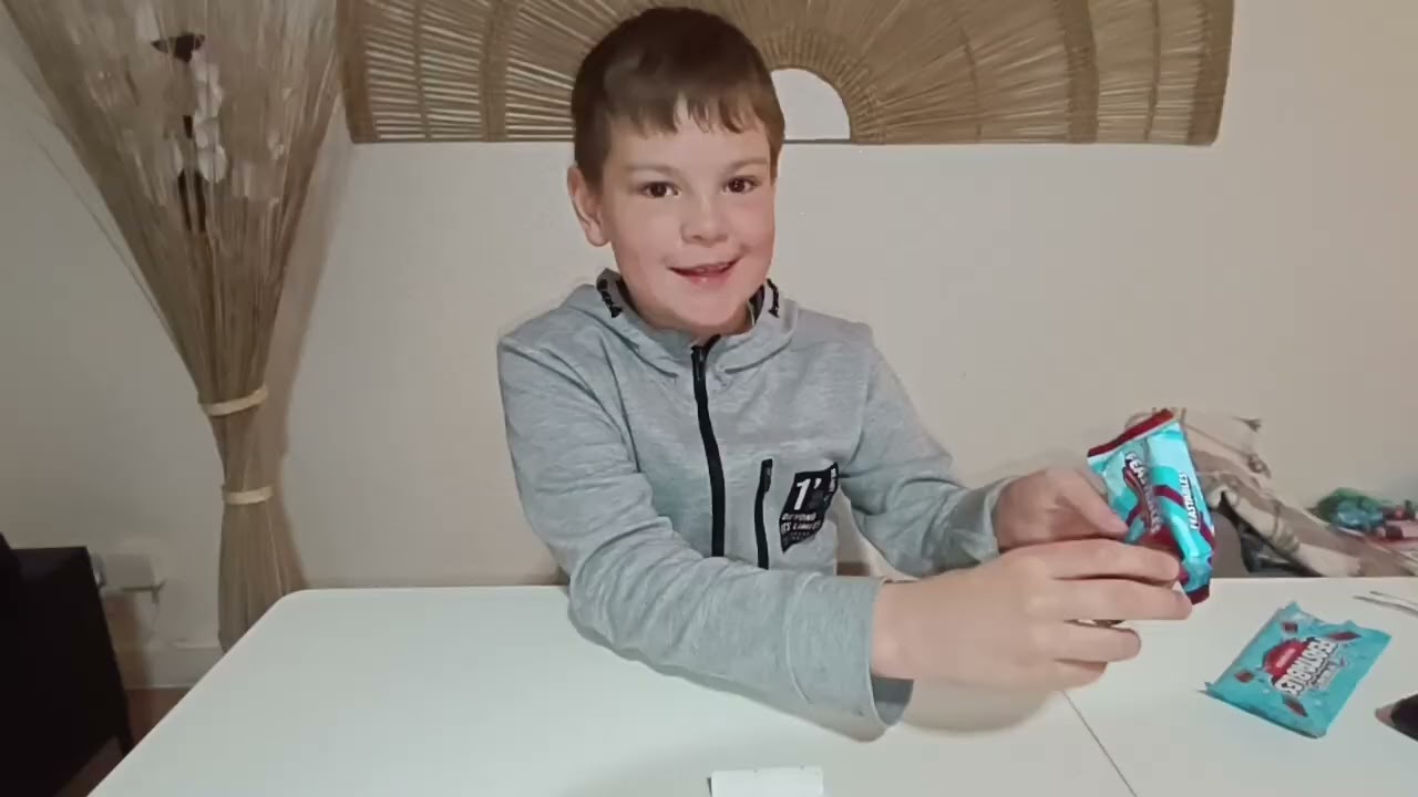 Обзор на лимитированную версию feastables