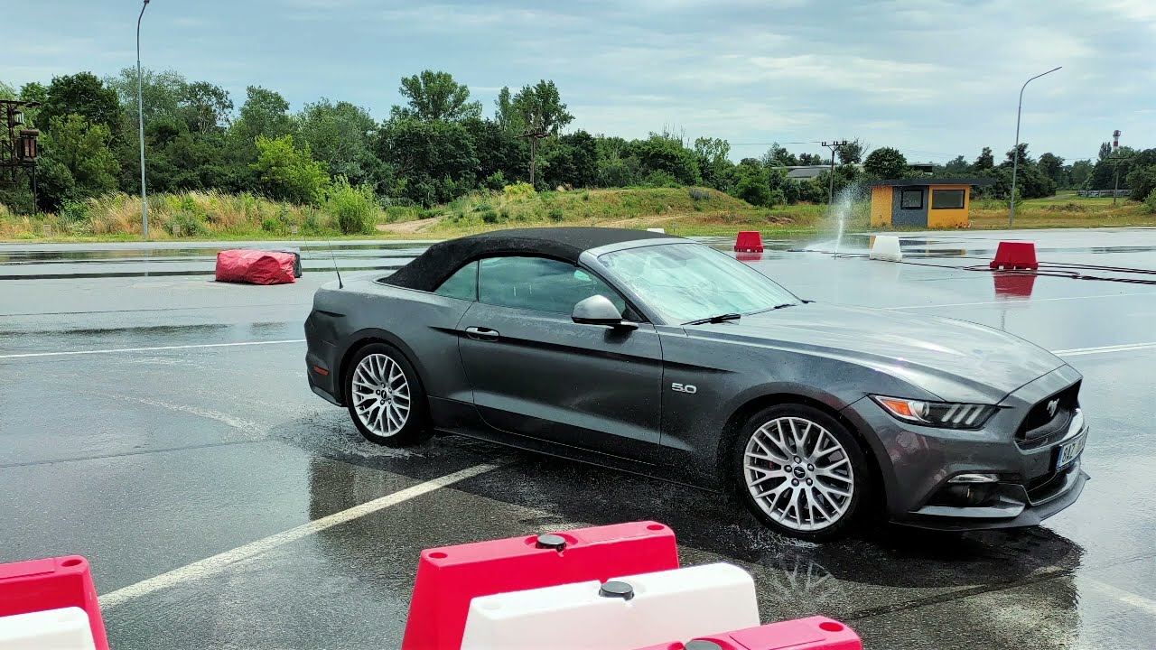 Škola driftu level 1 -  Hradec Králové