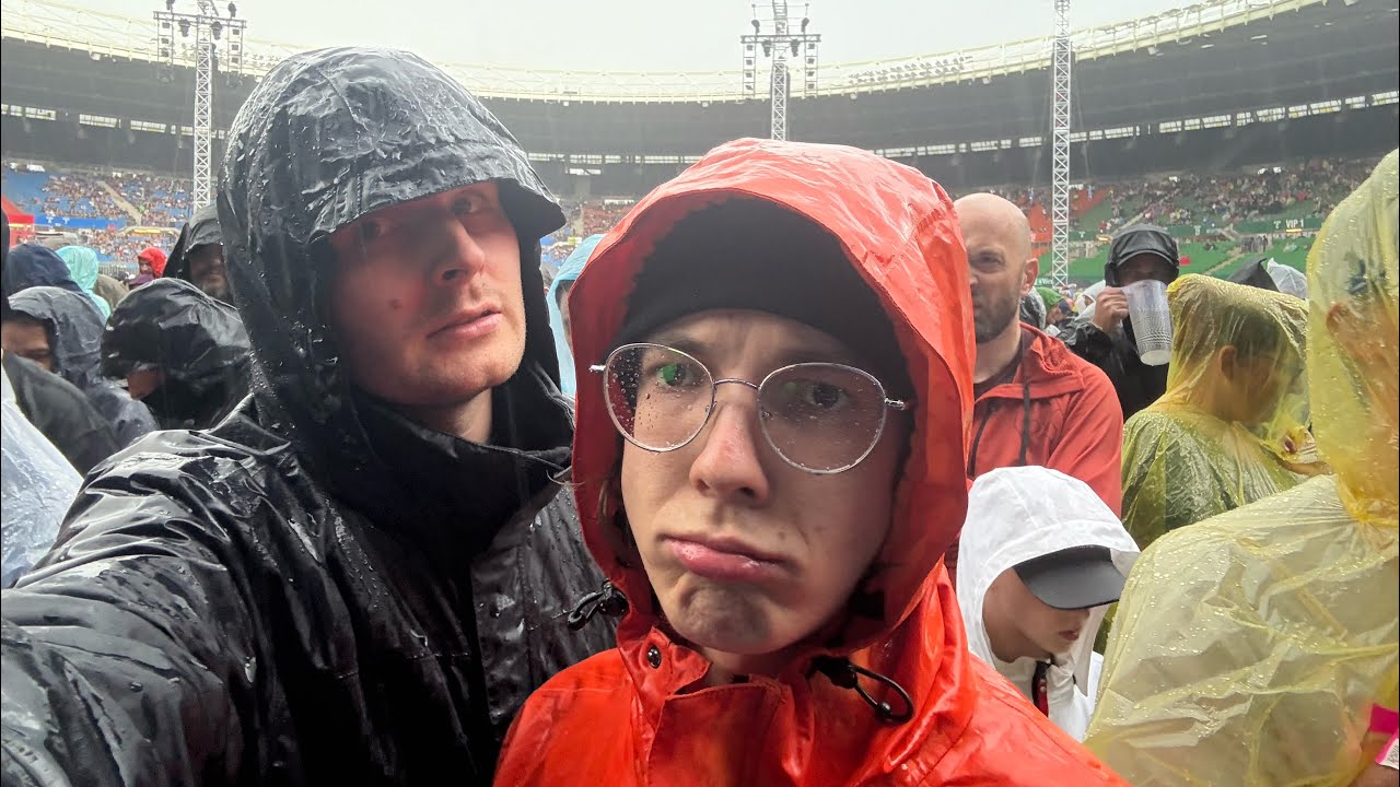 KLATSCHNASS BEI AXL