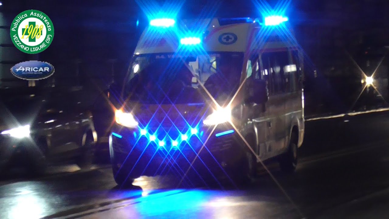Ambulanza 5-821 P.A. Vezzano Ligure (SP) in sirena