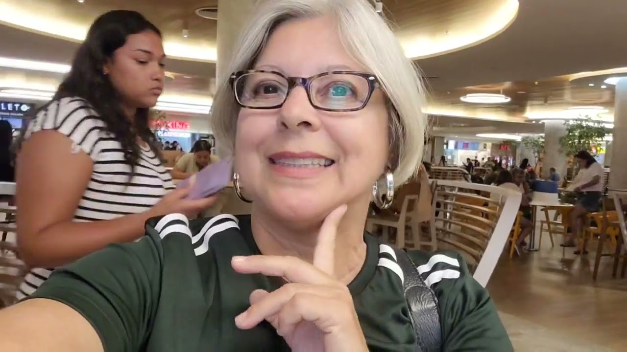 FUI ALMOÇAR NO SHOPPING RECIFE  
