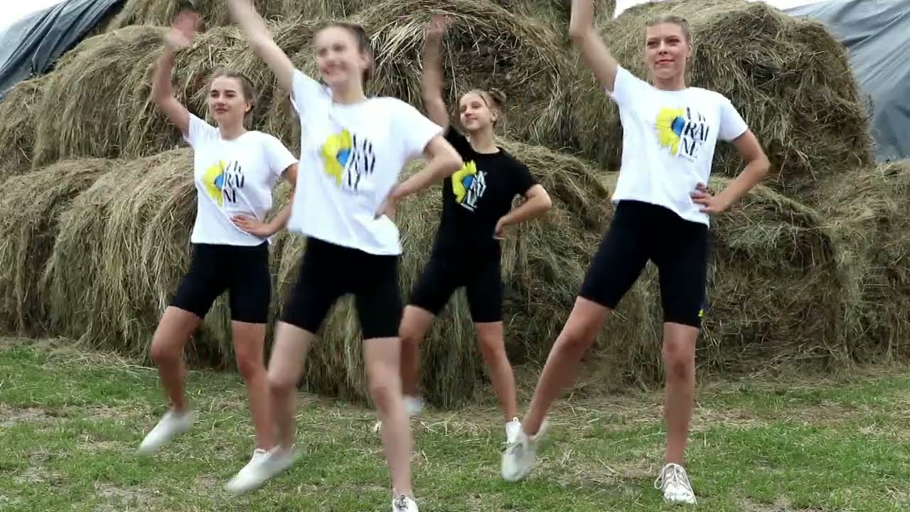 КЗ«Лебединський міський центр культури і дозвілля»Анна Дєгтярь та  хореографічний колектив Соняшник
