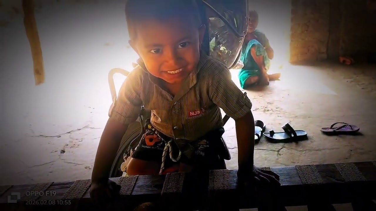 દેશી રોટલી અને બેગન ખાતા છે 