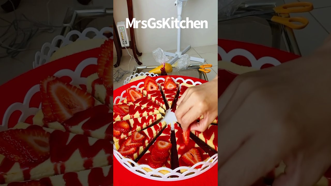How to Decorate our creamy Cheesecake #Cheesecake #MrsGsKitchen