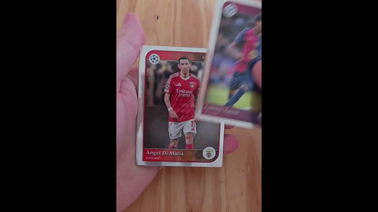 Day 17. Wait for it 😍 #footballcards #soccercards #topps #cardrip #packopening