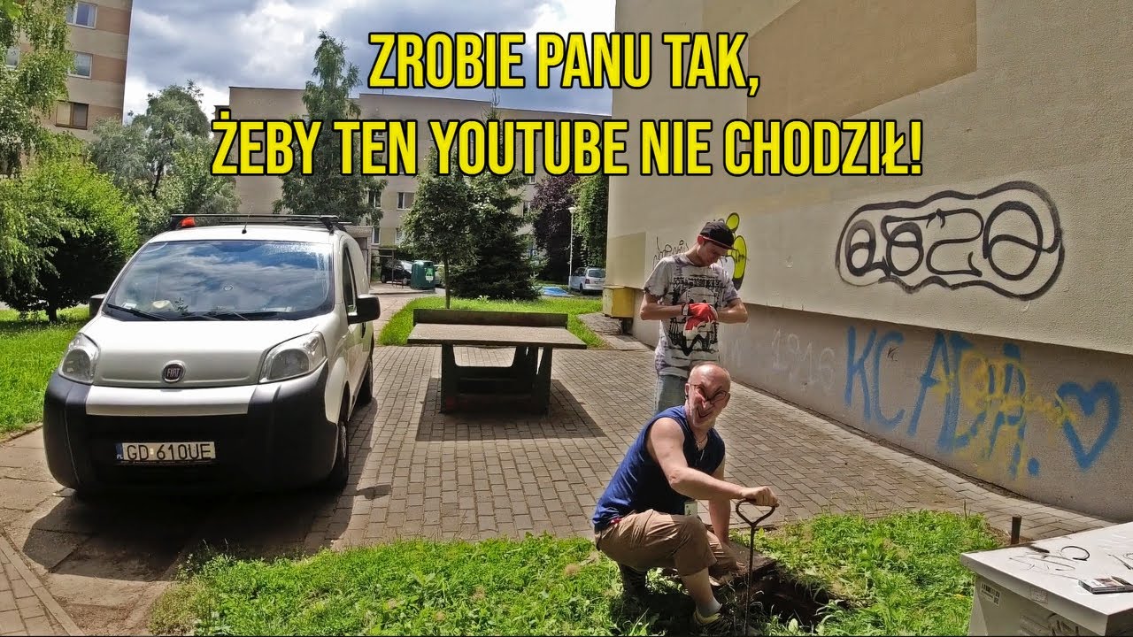 Dee Em | Służby miejskie z UPC