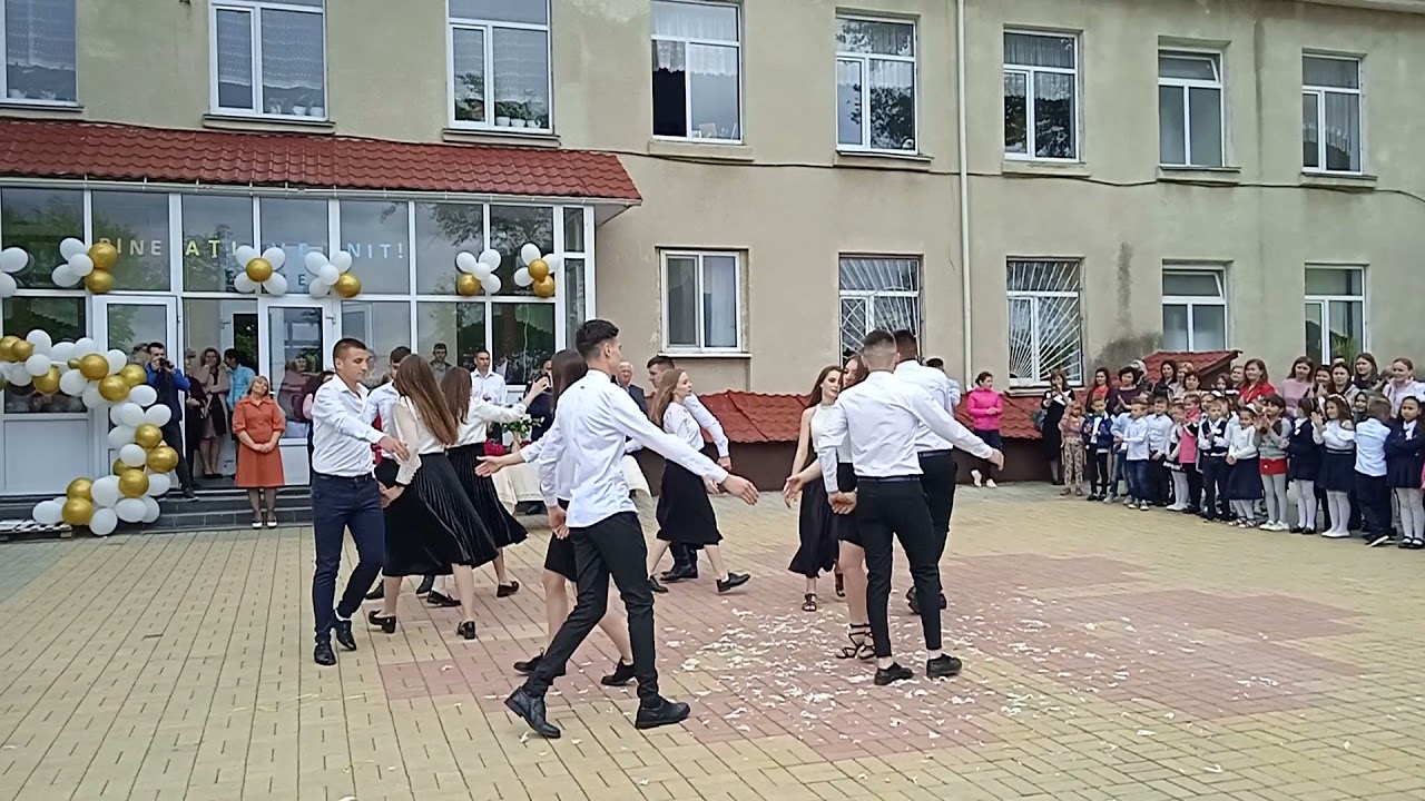 Vals clasa a 12.... Ultimul sunet...... Prima dragoste