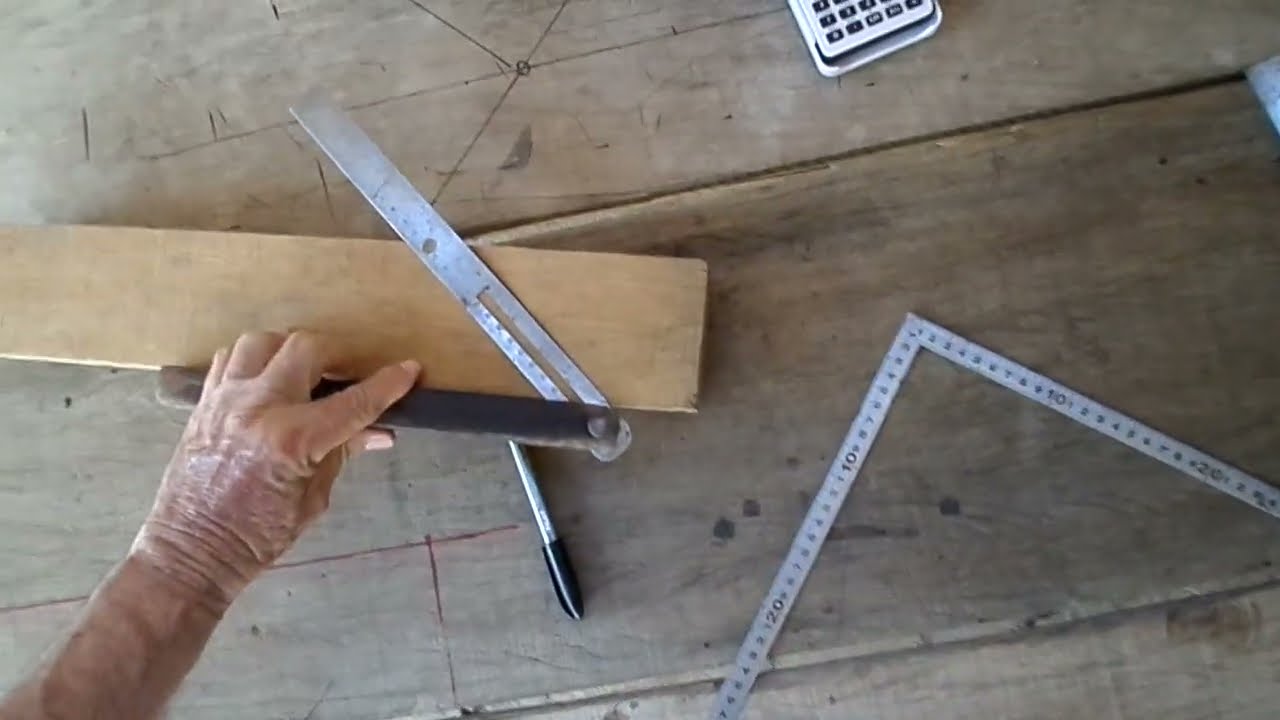 Como Riscar Cortes de Madeiramento Esquadro Japonês e Triangulo de Madeira#Carpintaria