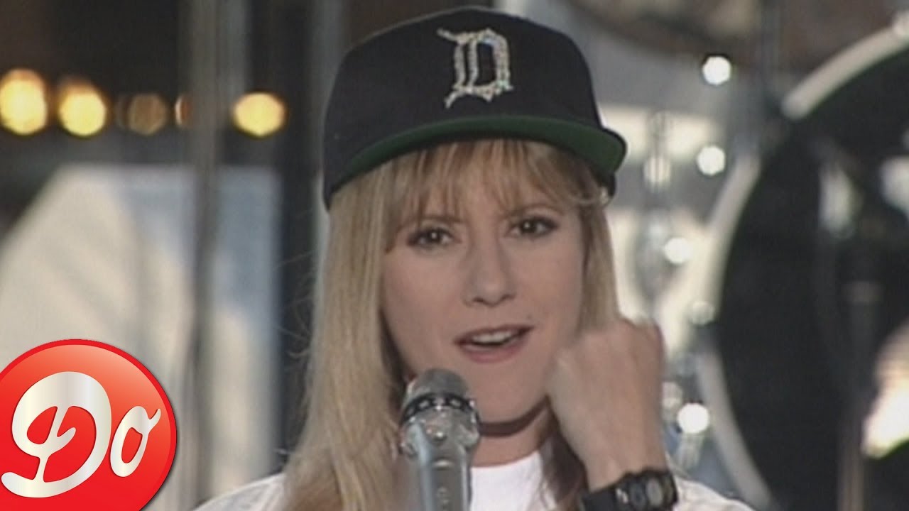 Dorothée : Bats toi (Prestation au Club Dorothée)