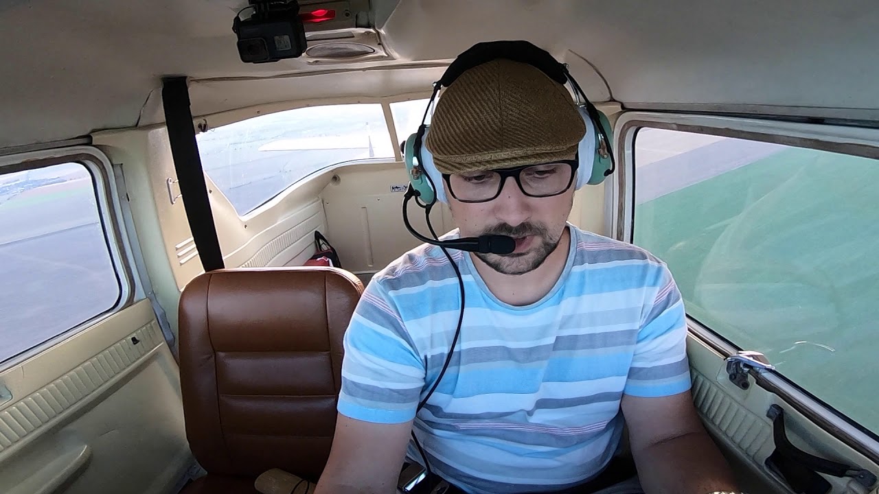První samostatný let mimo letiště.