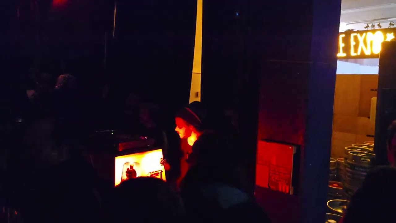 Hitman & Fiza - Dennis Brown Bubbling Fountain (4/4) Live 93 Dub #1 Sample Paris 20260213 225239 HD
