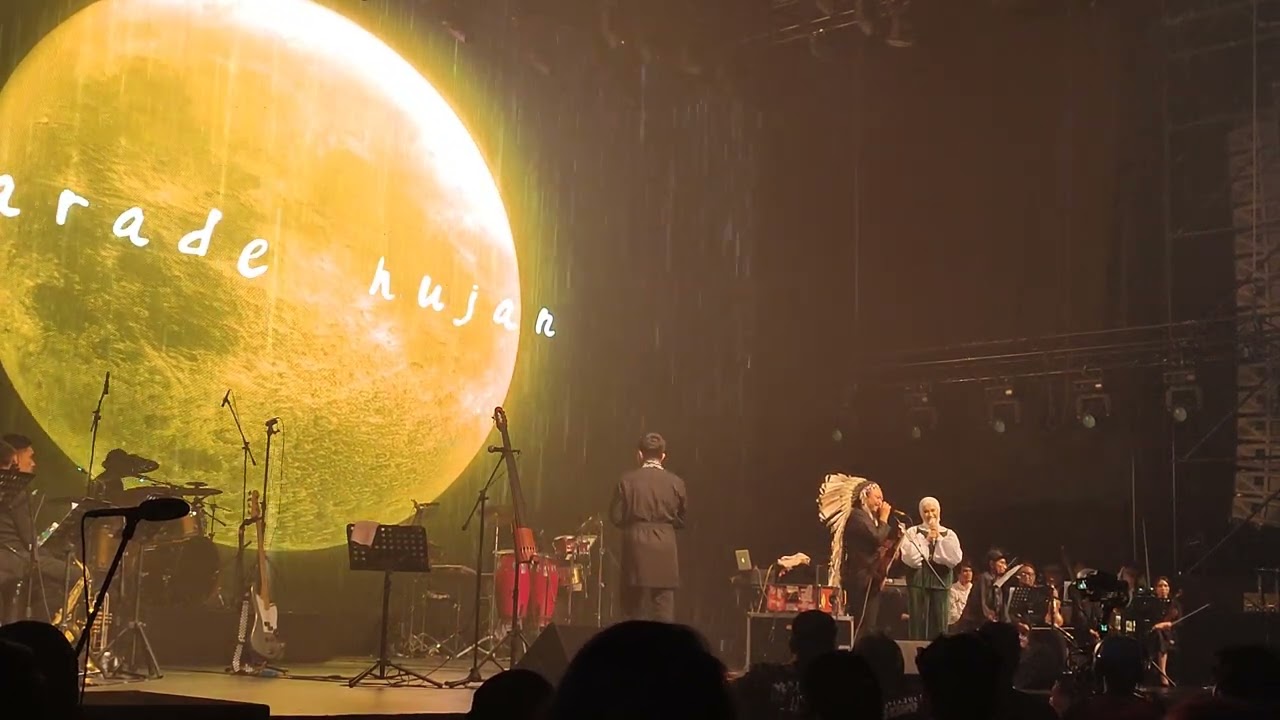Parade Hujan X Sore | Payung Teduh ft Ernie Zakri - Berdua Saja & Mari Bercerita [Live]