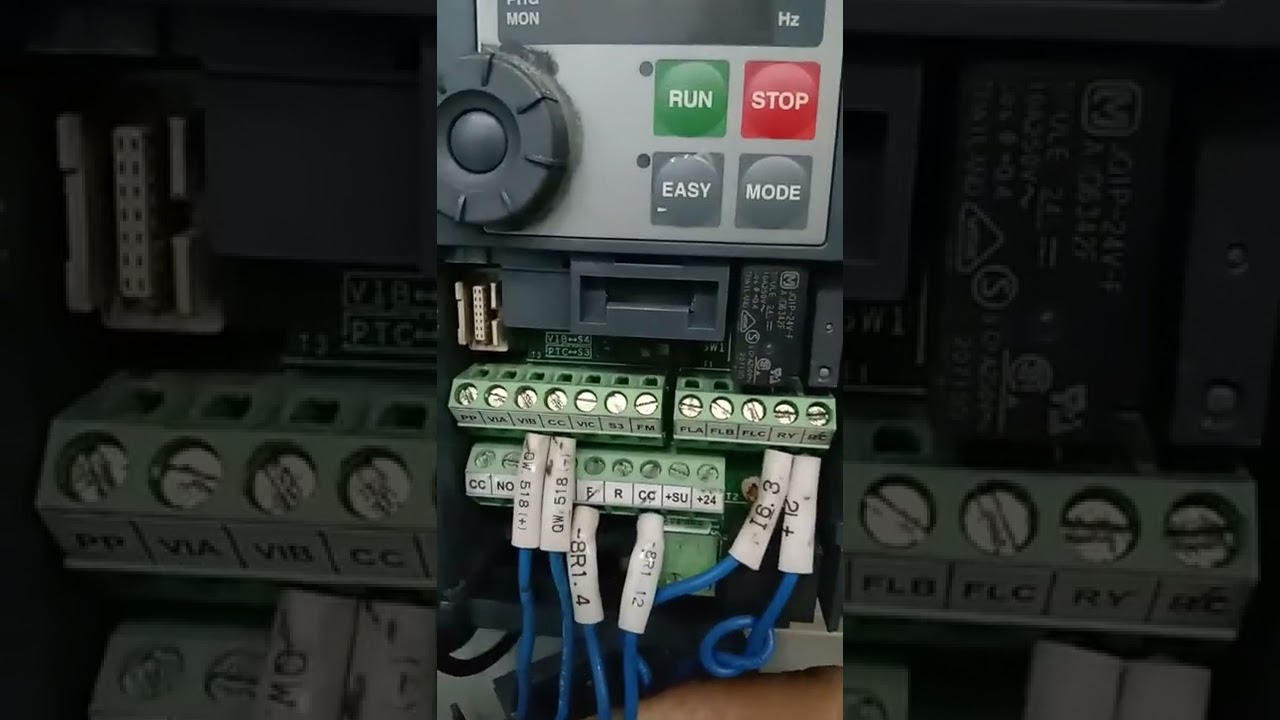 @RANGKAIAN TERMINASI KONEKSI  MOTOR 3 PHASE DENGAN INVERTER TOSHIBA VF-S15