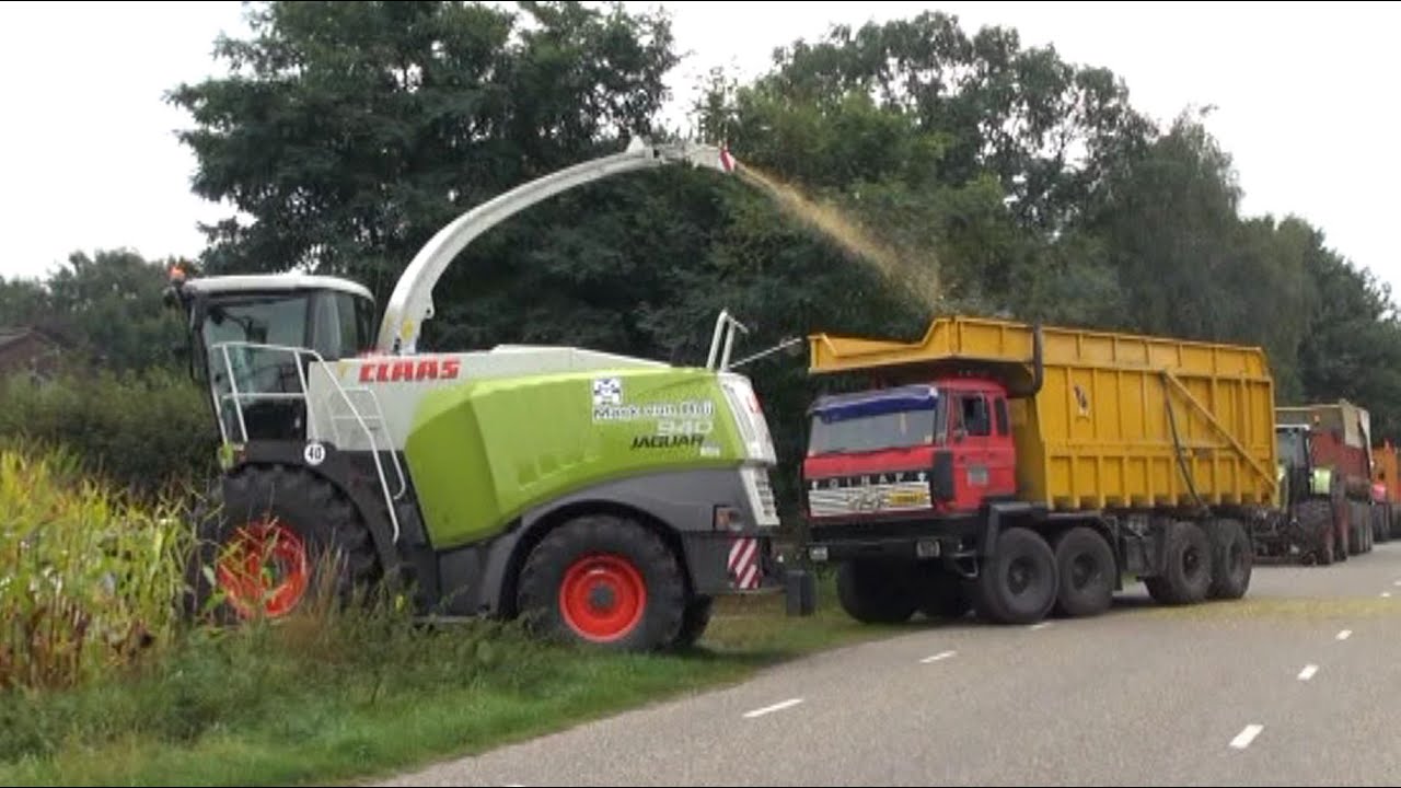 Maïs 2012 | Ginaf 8x8 met Veenhuis kipper rijdt in klein slootje | Claas 840 met Kurstjens 3 asser
