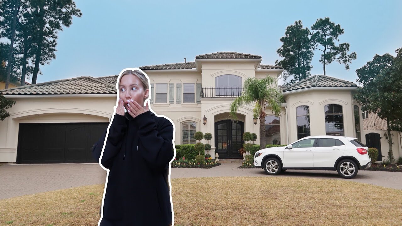 INSANE AMERICAN HOUSE TOUR! | ELLE DARBY