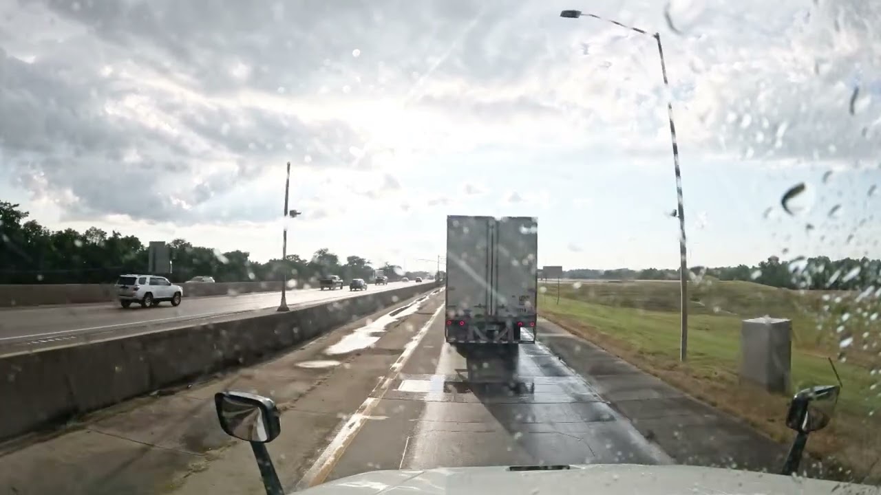 Rainy Day on the Road | U.S. Trucking Life Behind the Wheel