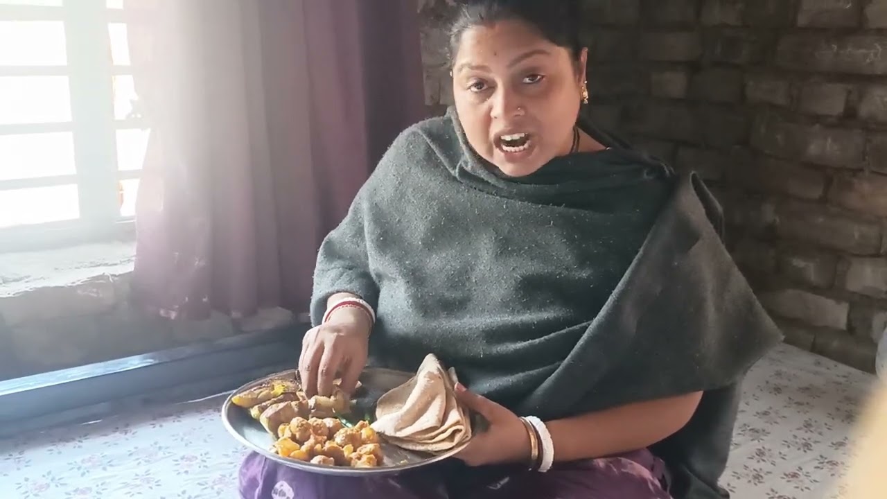📌এই সাদা বেগুন ভাজা খেতে এত দারুন লাগছে কি বলবো যেন মনে হচ্ছে ঘি খাচ্ছি।