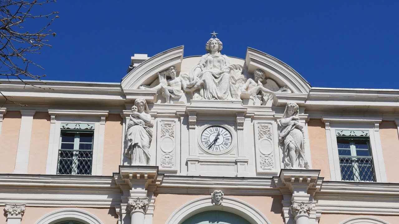 L'hôtel de ville de Pau et son théâtre