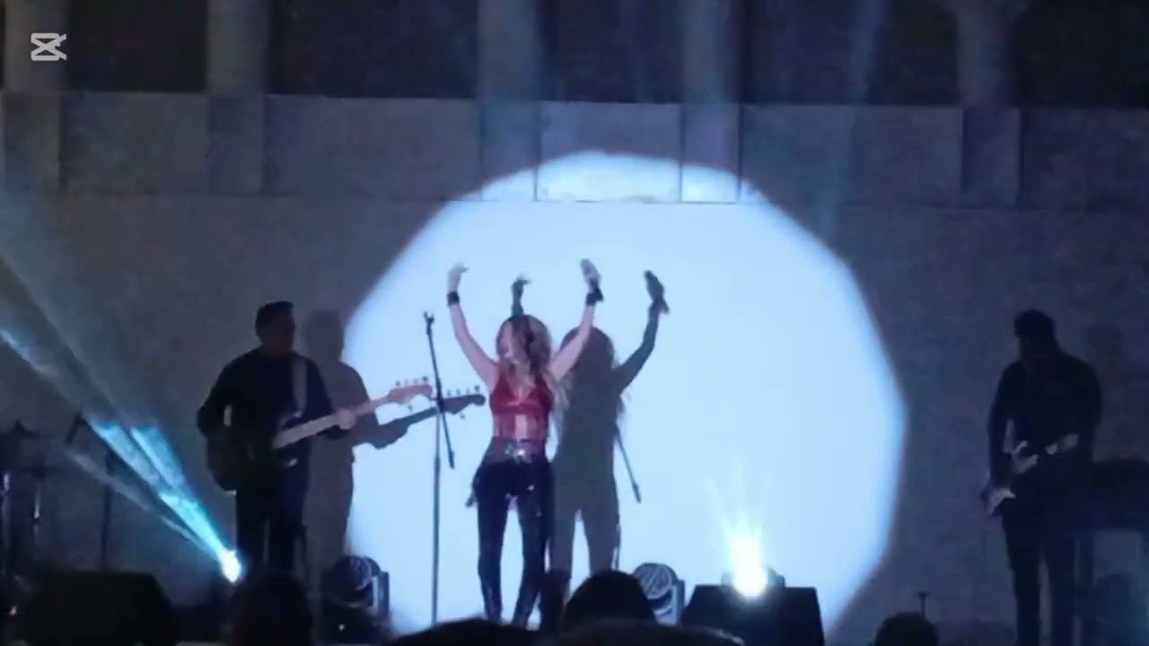 Shakira en Sandos Cancún 😎