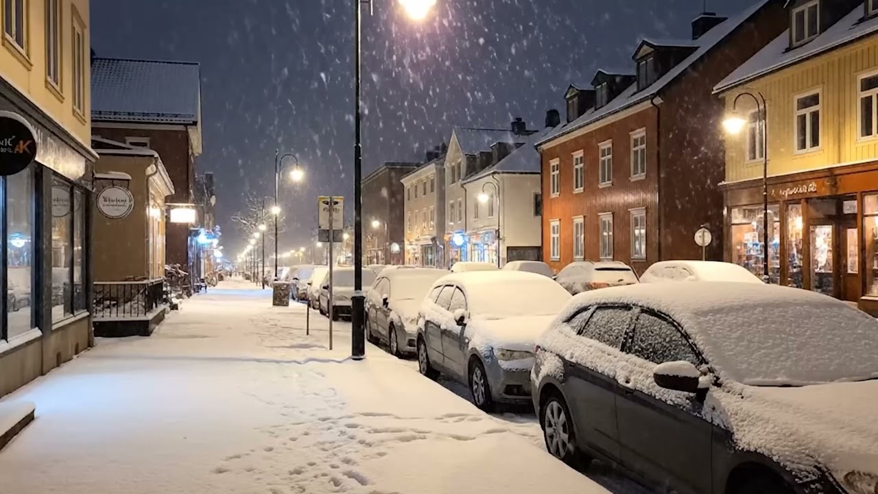 Realtime  Quiet City Snowfall ❄️ - Ultra Hd 4K Winter Night Ambience for Sleep - 10 Hours Loop Video