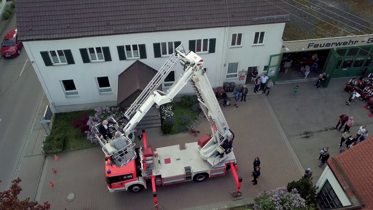 Feuerwehr Lützelburg — Fahnenwechsel am Maibaum